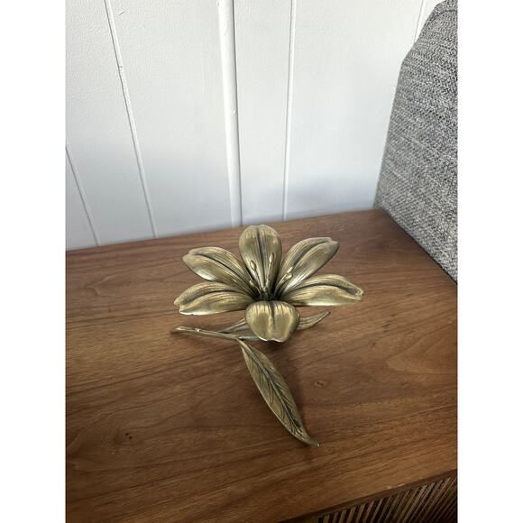 American Vintage Other - Vintage Mid-Century Solid Brass Flower Ashtray